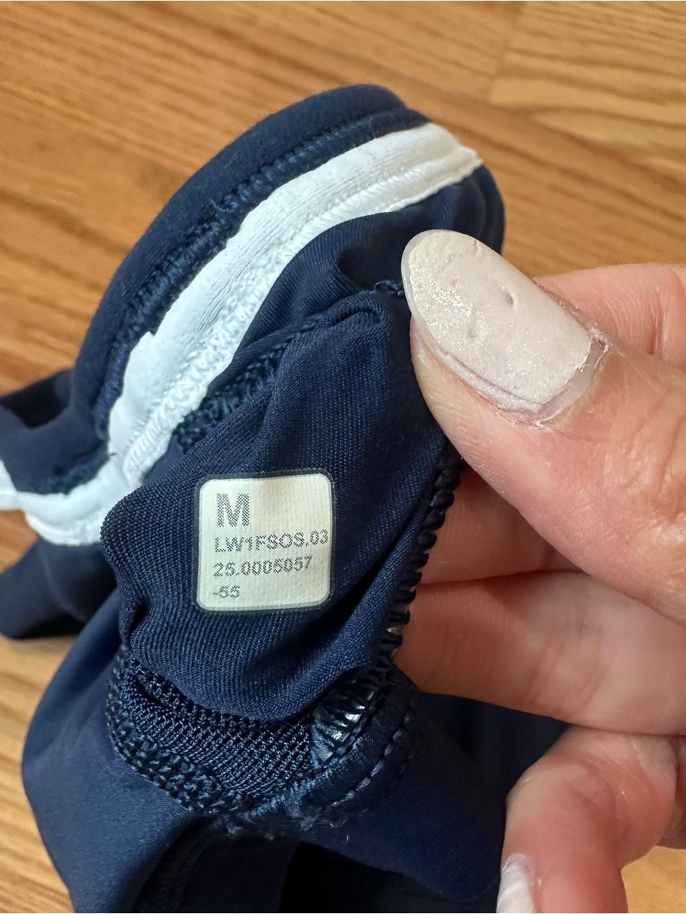 Medium/ 8 Lululemon Nulu Cropped Tank Top *sport meets studio set - navy blue - Picture 7 of 10